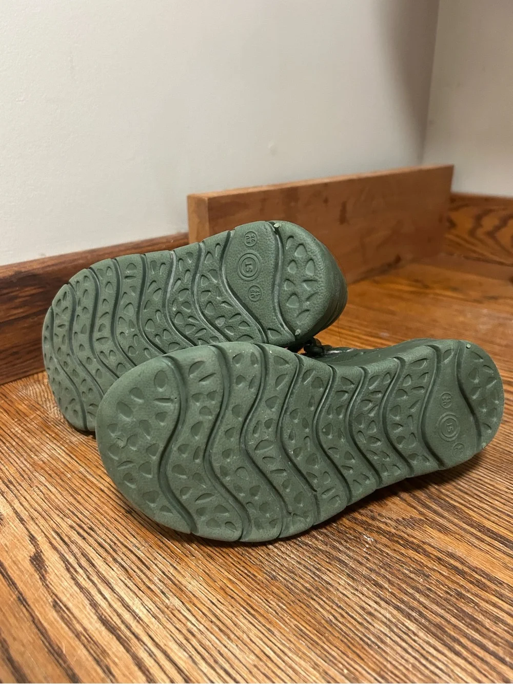 NEW Stride Rite Kids Water Shoes,  never worn, clean, smoke free home.